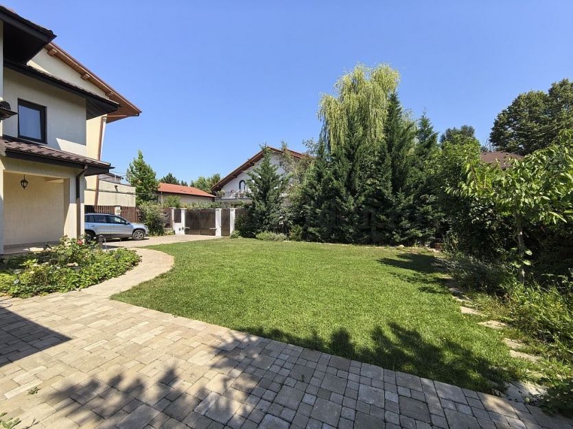 Villa for rent near Iancu Nicolae Vilă cu 5 camere de închiriat în apropere de Iancu Nicolae
