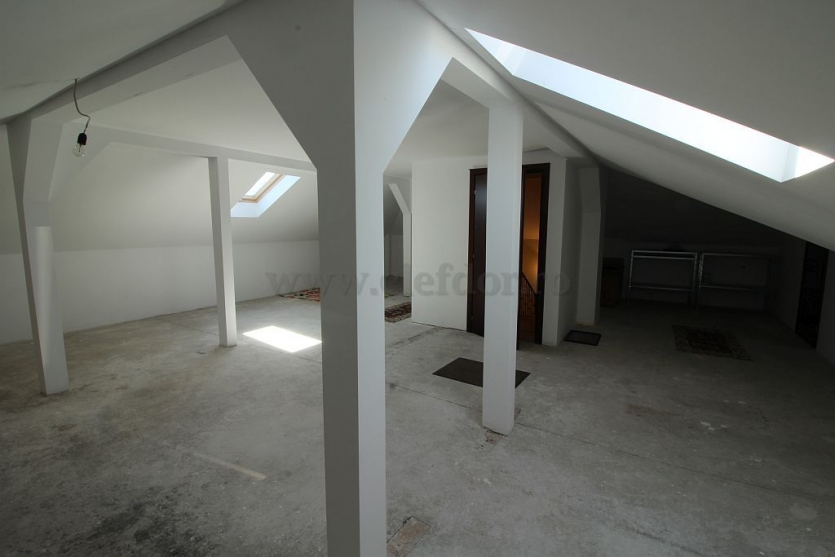 Vilă cu 5 camere de închiriat în apropere de Iancu Nicolae Vilă cu 5 camere de închiriat în apropere de Iancu Nicolae