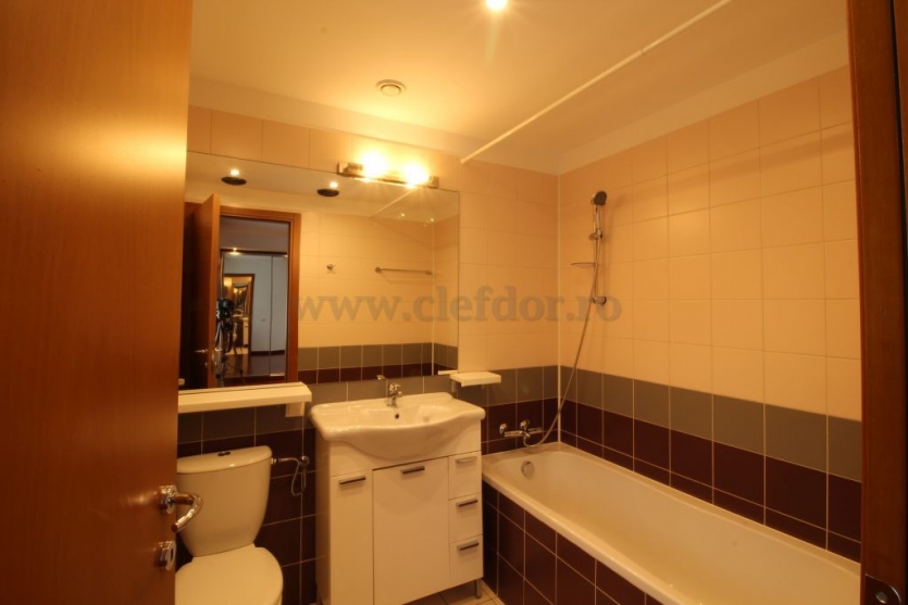 Apartament cu 4 camere de închiriat în zona Soseaua Nordului Apartament cu 4 camere de închiriat în zona Soseaua Nordului