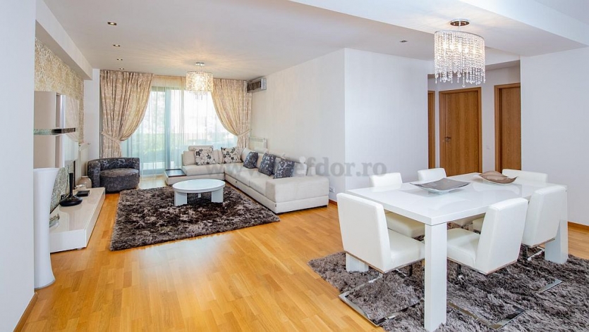 Apartament cu 3 camere in Complex cu Piscina Apartament cu 3 camere in Complex cu Piscina