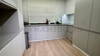 Vila RENOVATA cu acces la piscina in apropiere de Jolie Ville Vila RENOVATA cu acces la piscina in apropiere de Jolie Ville