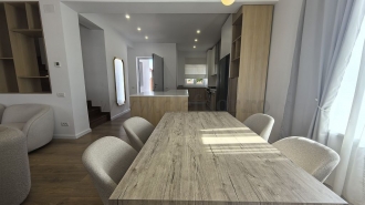 Villa for rent in Pipera area American Village- Vilă cu 5 camere  în zona Pipera