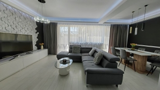 Luxury Villa with Swimming Pool Acces Vila de Lux cu acces la piscina