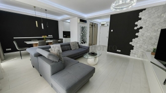 Luxury Villa with Swimming Pool Acces Vila de Lux cu acces la piscina