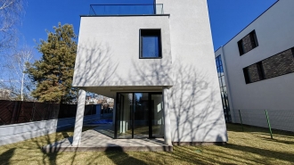 Villa with Pool Near American School Vila cu piscina in apropiere de Scoala Americana