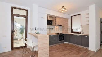 Vila moderna in complex rezidential