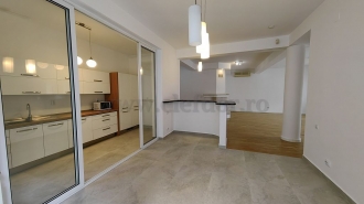 Vilă cu piscina langa British School Vilă cu piscina langa British School