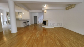 Vilă cu piscina langa British School Vilă cu piscina langa British School