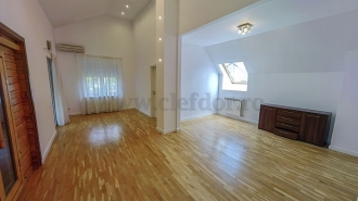 Vilă cu piscina langa British School Vilă cu piscina langa British School