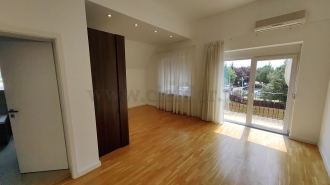 Vilă cu piscina langa British School Vilă cu piscina langa British School