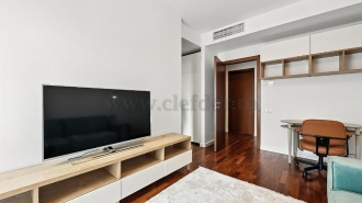 Apartament cu 3 camere de închiriat în zona Ambasadei Americii Apartament cu 3 camere de închiriat în zona Ambasadei Americii