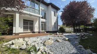 Individual Villa for rent near British School Vilă INDIVIDUALA în apropiere de British School