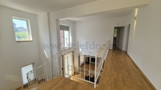 Individual Villa for rent near British School Vilă INDIVIDUALA în apropiere de British School