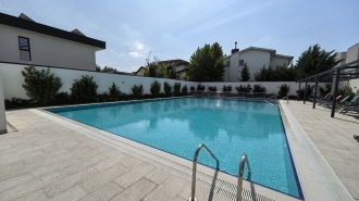 Villa with pool access near the American School Vila cu acces la piscina in apropiere de Scoala Americana