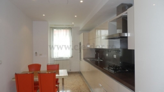 Apartament cu 3 camere de închiriat în zona Primaverii Apartament cu 3 camere de închiriat în zona Primaverii