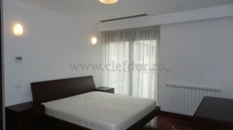 Apartament cu 3 camere de închiriat în zona Primaverii Apartament cu 3 camere de închiriat în zona Primaverii