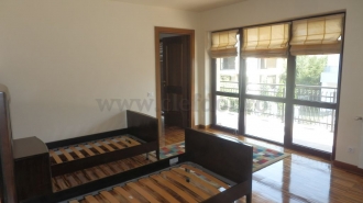 Vilă cu 6 camere in zona Iancu Nicolae Vilă cu 6 camere in zona Iancu Nicolae