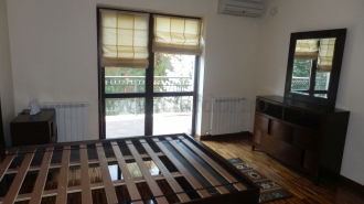 Vilă cu 6 camere in zona Iancu Nicolae Vilă cu 6 camere in zona Iancu Nicolae