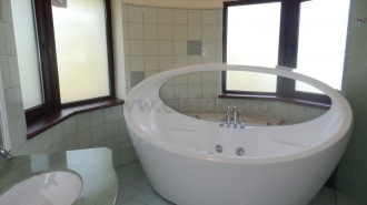 Vilă cu 6 camere in zona Iancu Nicolae Vilă cu 6 camere in zona Iancu Nicolae