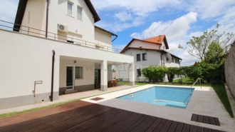 Vila cu piscina in apropiere de Scoala Americana