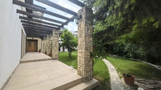 Villa for sale near the forest Vilă cu 8 camere de vânzare în zona Baneasa