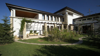 Villa for sale near the forest Vilă cu 8 camere de vânzare în zona Baneasa