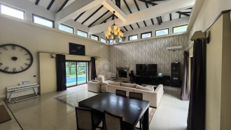 Villa for sale near the forest Vilă cu 8 camere de vânzare în zona Baneasa