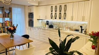 Luxury Villa with Swimming Pool Acces Vila de Lux cu acces la piscina