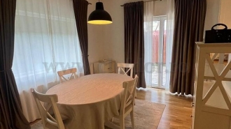 Vilă cu 4 camere de închiriat în zona Pipera Vilă cu 4 camere de închiriat în zona Pipera