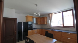 Apartament cu 4 camere 235mp utili de închiriat în zona Barbu Vacarescu Apartament cu 4 camere 235mp utili de închiriat în zona Barbu Vacarescu