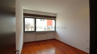 Dorobanti area - 3 bedroom penthouse apartment with a large terrace Dorobanti - penthouse cu 4 camere si terasa spatioasa