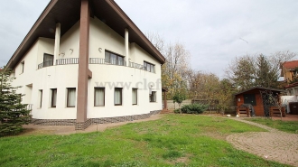 Villa for rent / sale near the French School Vila de inchiriat/vanzare in apropiere de Liceul Francez