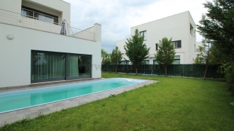 Vila de Lux cu Piscina in apropiere de British School