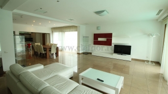 Luxury Villa with Swimming Pool near British School Vila de Lux cu Piscina in apropiere de British School