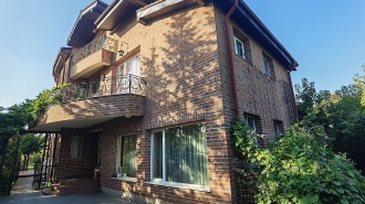 Vila Individuala cu Piscina- Pretabila pentru GRADINITA Vila Individuala cu Piscina- Pretabila pentru GRADINITA