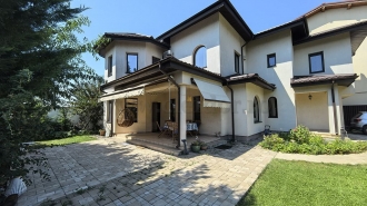 Villa for rent near Iancu Nicolae Vilă cu 5 camere de închiriat în apropere de Iancu Nicolae