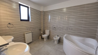 Villa for rent near Iancu Nicolae Vilă cu 5 camere de închiriat în apropere de Iancu Nicolae