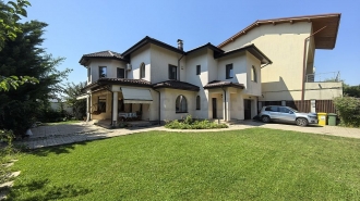 Villa for rent near Iancu Nicolae Vilă cu 5 camere de închiriat în apropere de Iancu Nicolae