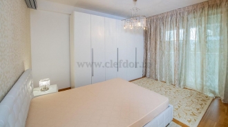 Apartament cu 3 camere in Complex cu Piscina Apartament cu 3 camere in Complex cu Piscina
