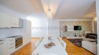 Apartament cu 3 camere in Complex cu Piscina Apartament cu 3 camere in Complex cu Piscina