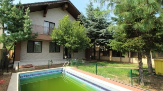 Iancu Nicolae - Cambridge School -  villa with swimming pool Iancu Nicolae - Cambridge School-  vilă cu piscina